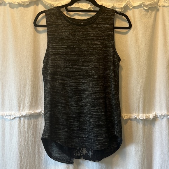 Lace Detail Sleeveless Top - Picture 3 of 4